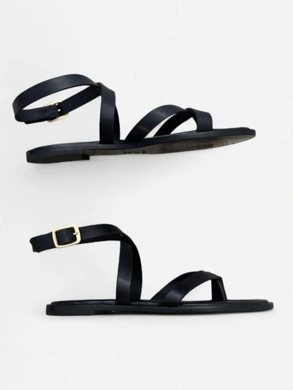NWOT Reformation Janet flat sandals